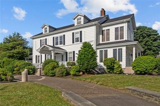 1874 Main Road, Tiverton, RI 02878