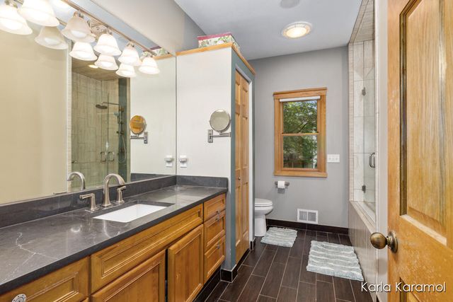 61 Greystone Court NE, Rockford, MI 49341