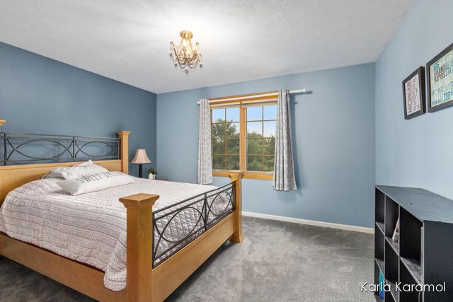 61 Greystone Court NE, Rockford, MI 49341