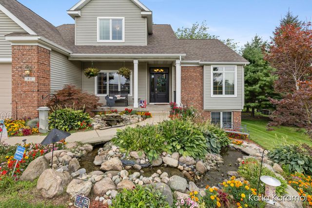 61 Greystone Court NE, Rockford, MI 49341