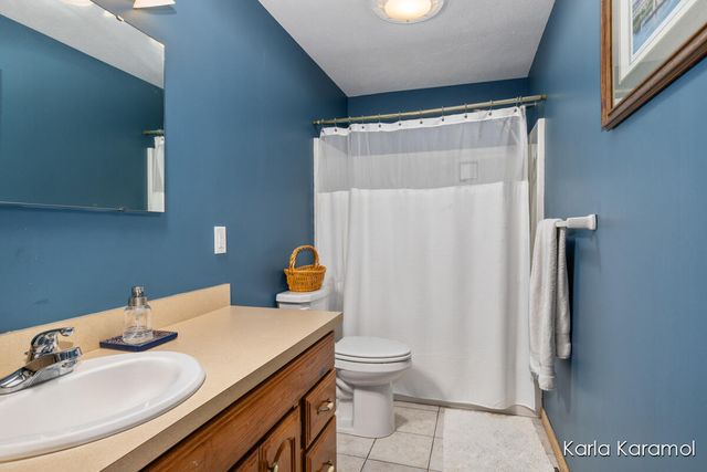 61 Greystone Court NE, Rockford, MI 49341