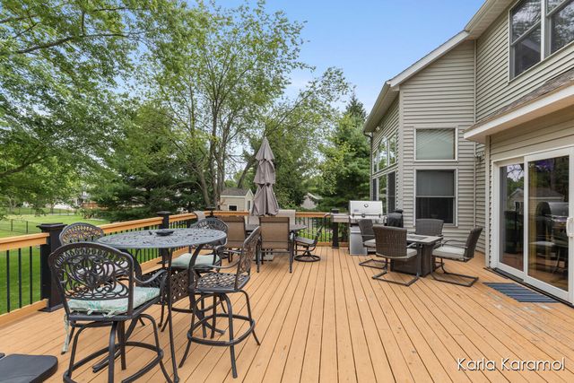 61 Greystone Court NE, Rockford, MI 49341