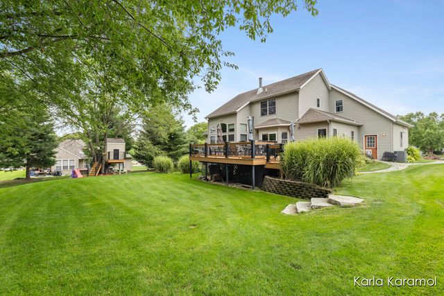 61 Greystone Court NE, Rockford, MI 49341