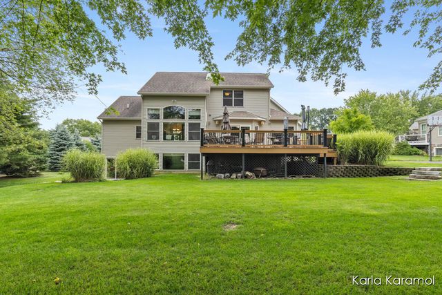61 Greystone Court NE, Rockford, MI 49341