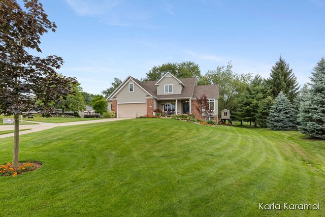 61 Greystone Court NE, Rockford, MI 49341