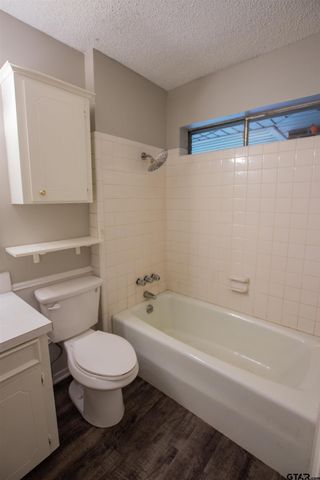 1211 Brookshire Dr, Tyler, TX 75701