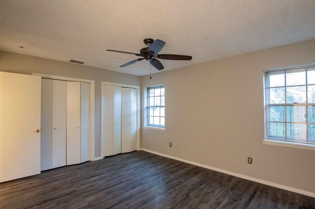 1211 Brookshire Dr, Tyler, TX 75701