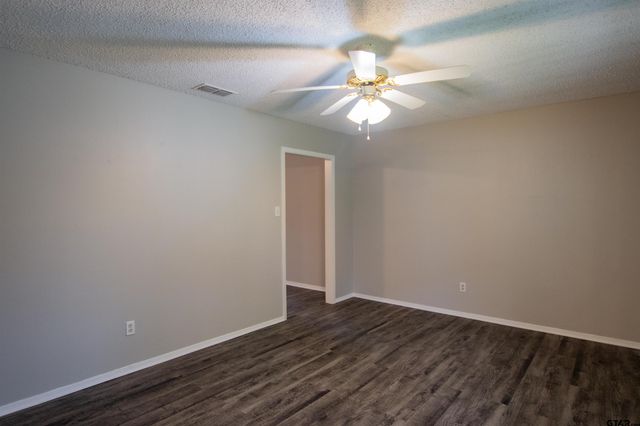 1211 Brookshire Dr, Tyler, TX 75701