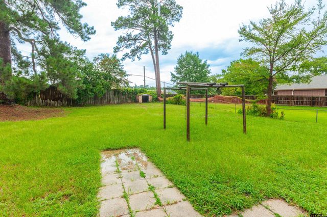 1211 Brookshire Dr, Tyler, TX 75701