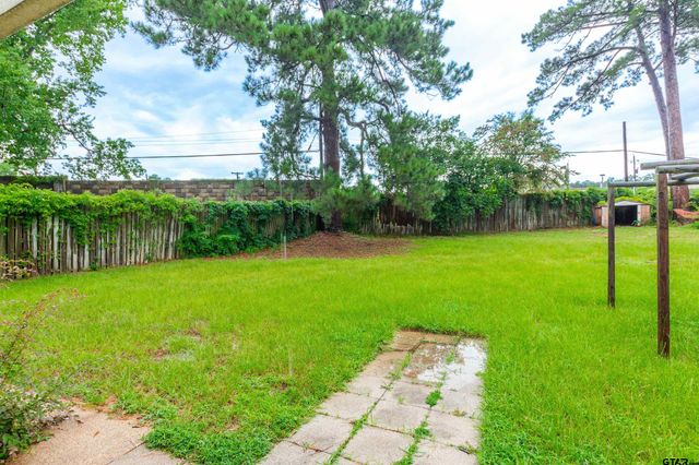 1211 Brookshire Dr, Tyler, TX 75701