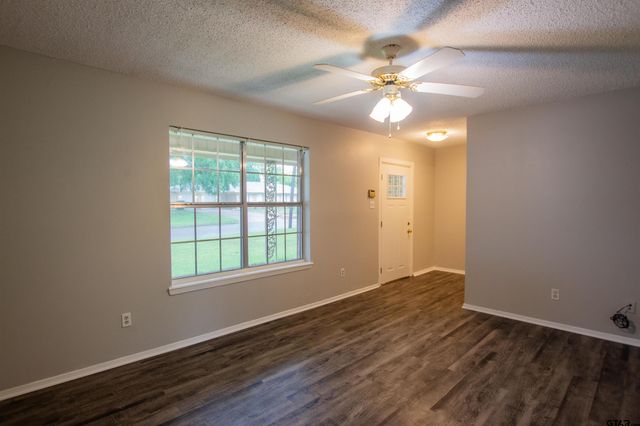 1211 Brookshire Dr, Tyler, TX 75701