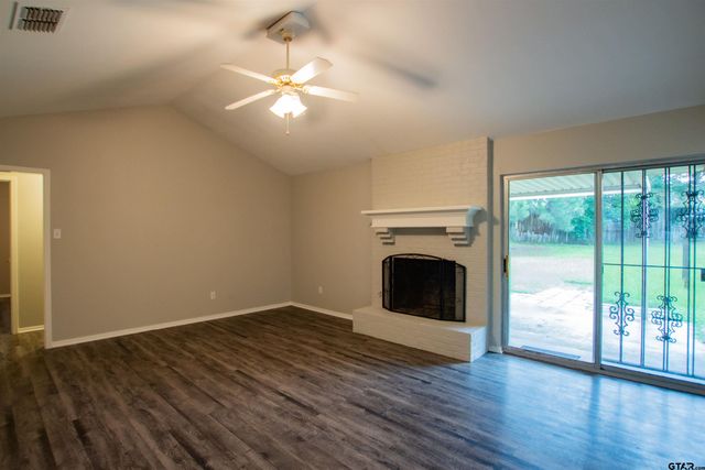 1211 Brookshire Dr, Tyler, TX 75701