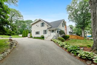 74 Glendale Rd, Braintree, MA 02184