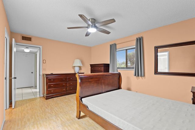 5280 Las Verdes Circle 219, Delray Beach, FL 33484