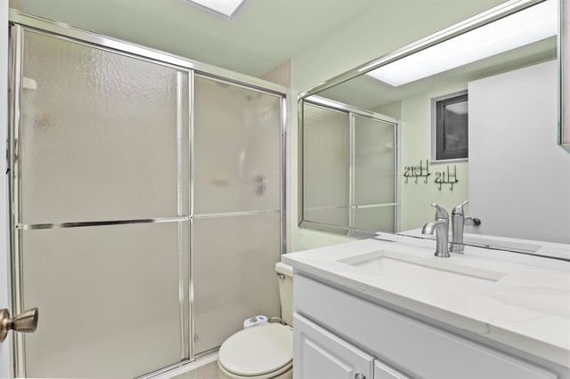 5280 Las Verdes Circle 219, Delray Beach, FL 33484