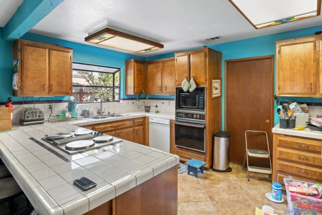 10704 Challenge, La Mesa, CA 91941