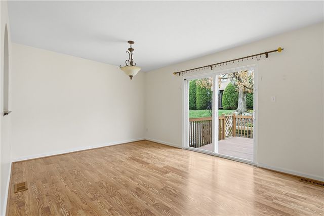 1406 Lexington Dr, Cecil, PA 15055