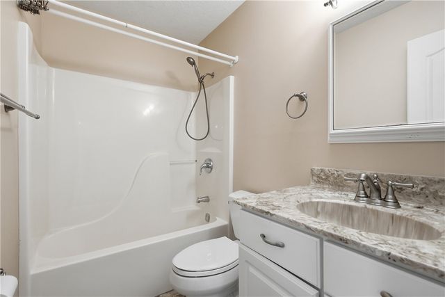 1406 Lexington Dr, Cecil, PA 15055