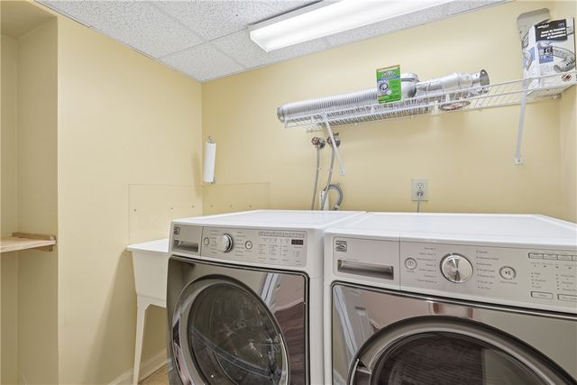 1406 Lexington Dr, Cecil, PA 15055