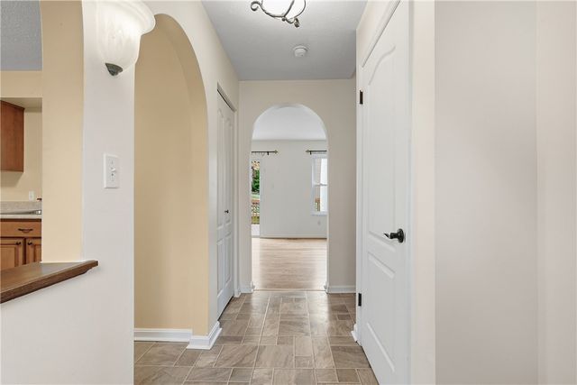 1406 Lexington Dr, Cecil, PA 15055