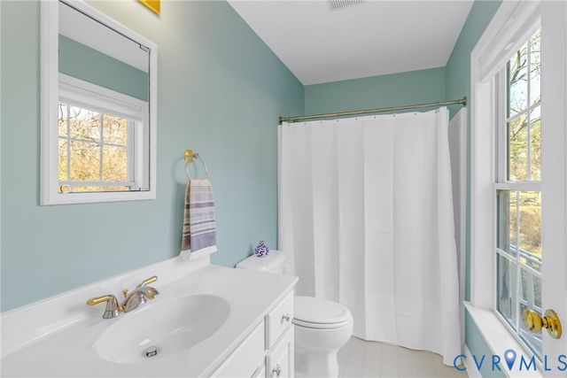 1159 Riverdale Rd, Warsaw, VA 22572