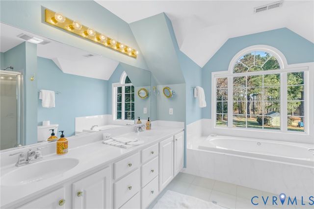 1159 Riverdale Rd, Warsaw, VA 22572