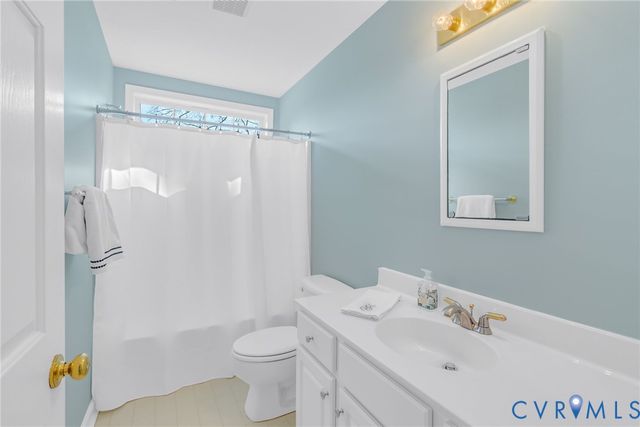 1159 Riverdale Rd, Warsaw, VA 22572