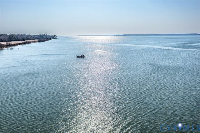 1159 Riverdale Rd, Warsaw, VA 22572