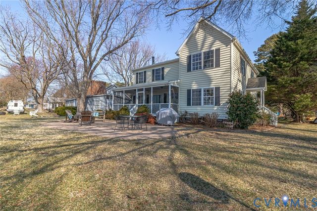 1159 Riverdale Rd, Warsaw, VA 22572