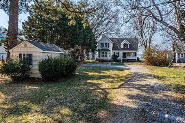 1159 Riverdale Rd, Warsaw, VA 22572