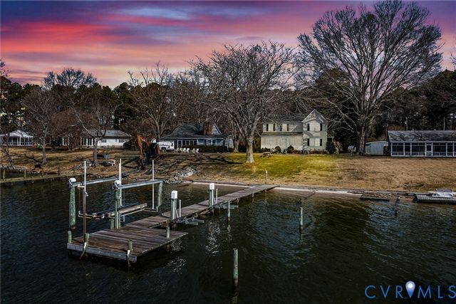 1159 Riverdale Rd, Warsaw, VA 22572