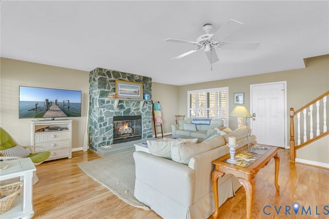 1159 Riverdale Rd, Warsaw, VA 22572