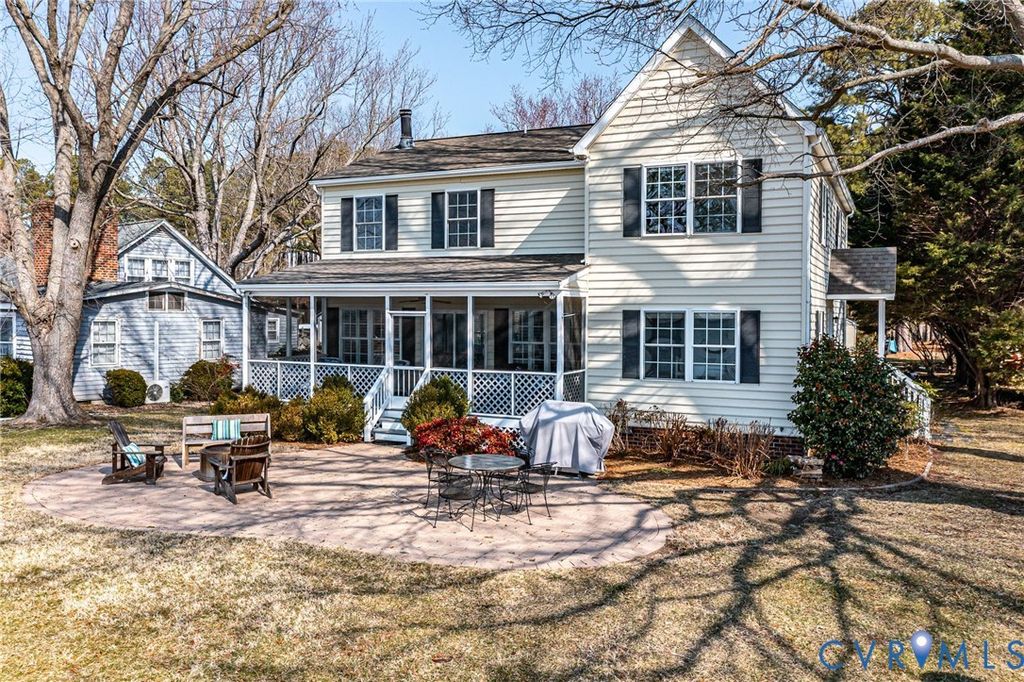 1159 Riverdale Rd, Warsaw, VA 22572