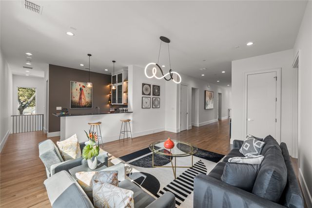 6006 Meadow Crest, Dallas, TX 75230