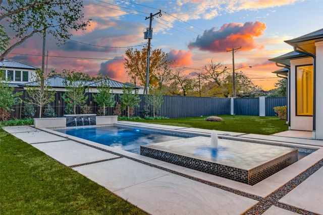 6006 Meadow Crest, Dallas, TX 75230