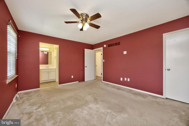134 E GREEN VALLEY CIR, Newark, DE 19711
