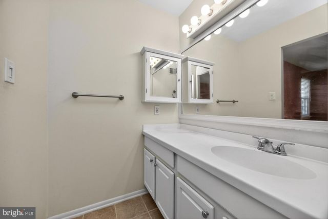 134 E GREEN VALLEY CIR, Newark, DE 19711