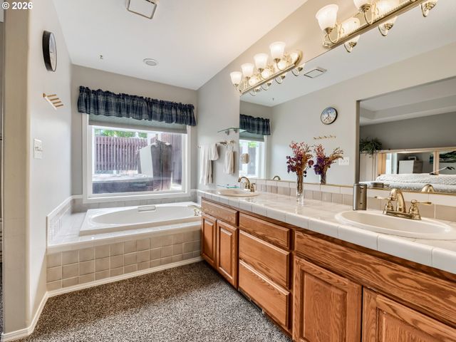 29536 Sw KINGS Ct, Wilsonville, OR 97070