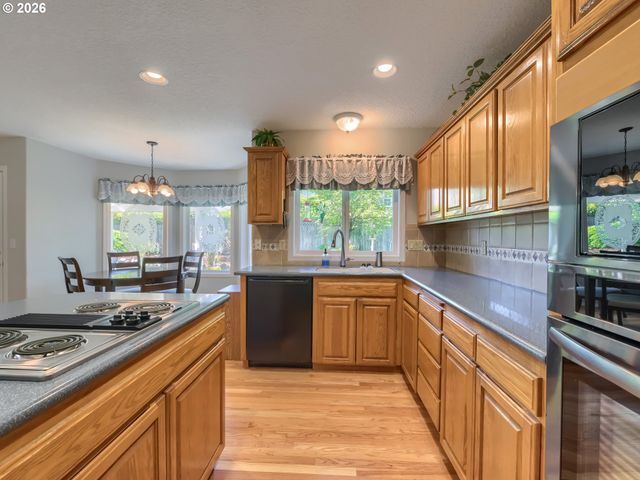 29536 Sw KINGS Ct, Wilsonville, OR 97070