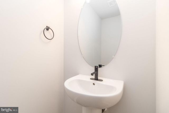 1194 HOLLY ST, Fredericksburg, VA 22405