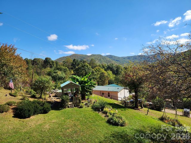 41 Gunches Dirt Road, Candler, NC 28715