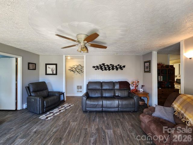 41 Gunches Dirt Road, Candler, NC 28715