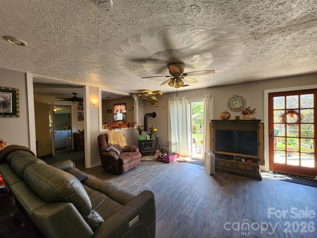 41 Gunches Dirt Road, Candler, NC 28715