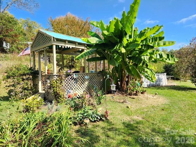 41 Gunches Dirt Road, Candler, NC 28715