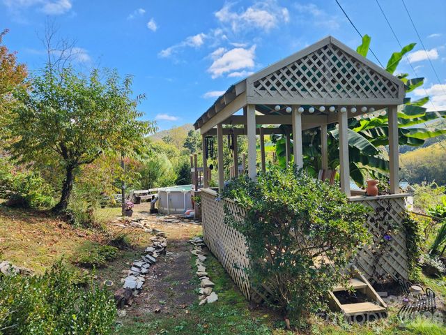 41 Gunches Dirt Road, Candler, NC 28715