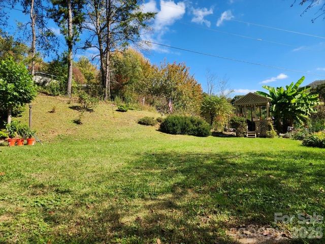 41 Gunches Dirt Road, Candler, NC 28715