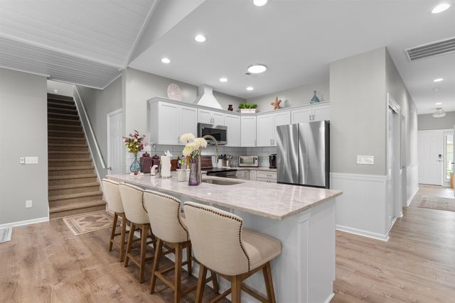 4246 River Gate Ln., Little River, SC 29566