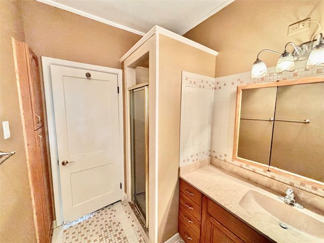2614 Beauchamp Street, Houston, TX 77009