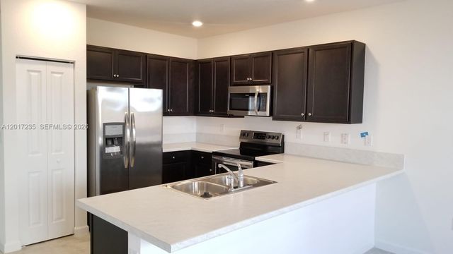 11313 SW 250th Ter 11313, Homestead, FL 33032