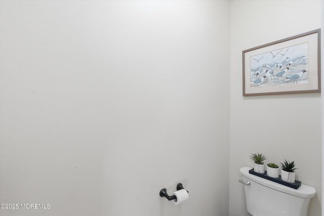 17 Nate Lane, Howell, NJ 07731